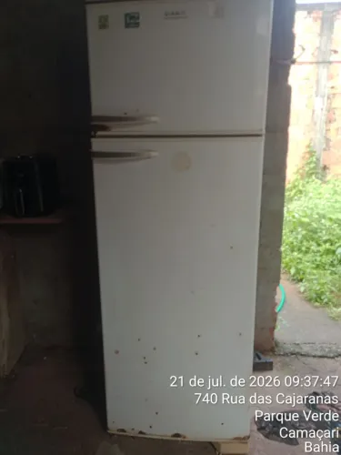 Geladeira, tanquinho e fogão