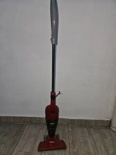Aspirador vertical funcionando mas precisa de revisão