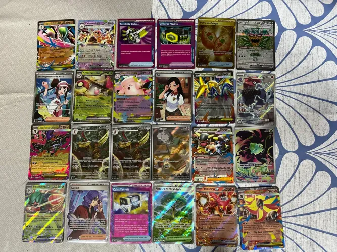 24 cartas Pokémon originais 