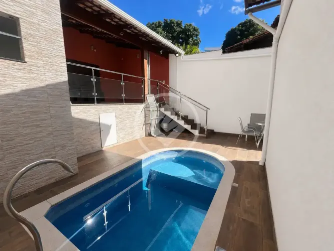CASA COM 3 QUARTOS, ARÉA GOURMET COMPLETA. NA REGIÃO CENTRAL DE LAGOA SANTA codigo: 356092