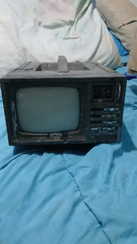 TV BRANCA E PRETA + RADIO FM SEM FONTE