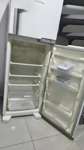 Conserto de geladeira e freezers ZAP: 7 I) 933O~6946