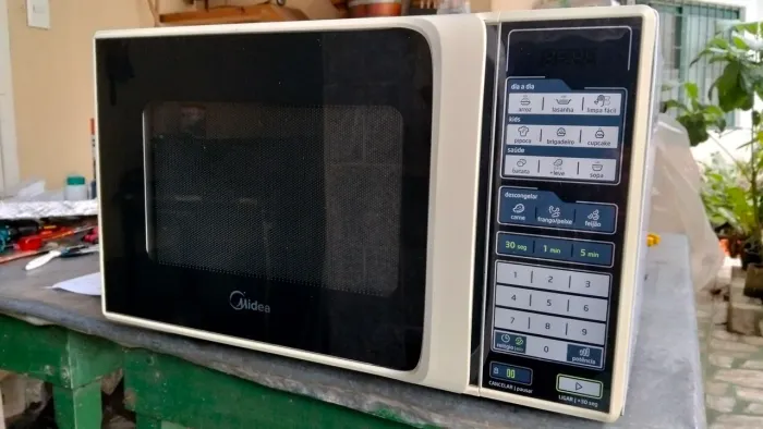 Microondas Midea 3 meses de garantia