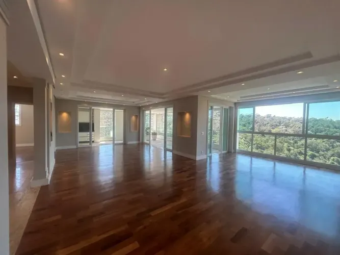 Imóvel para aluguel e venda possui 367 m², 4 suítes com ar condicionado, 5 vagas, piscina