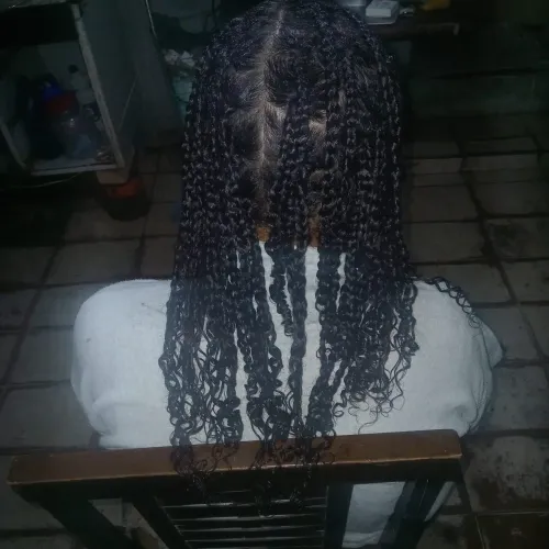 Faço tranca no próprio cabelo
