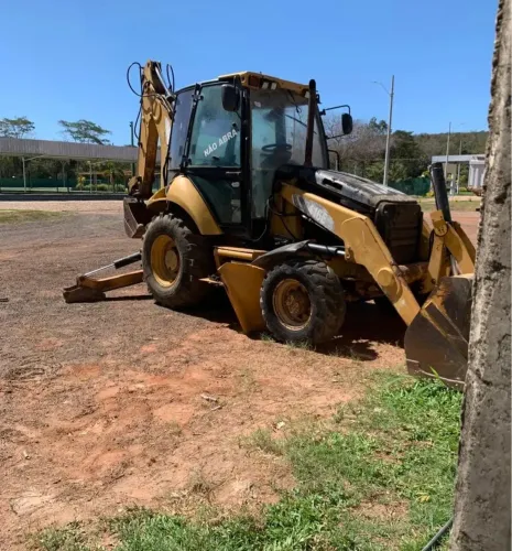Vendo máquina Caterpillar 