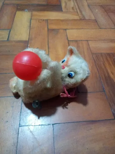 Gatinho com bolinha,anos 60 á corda.