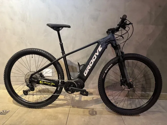 BICICLETA E-BIKE GROOVE SKA 9 TAM 17
