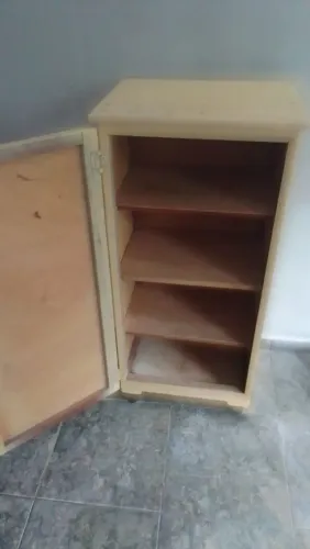 Sapateira de madeira 