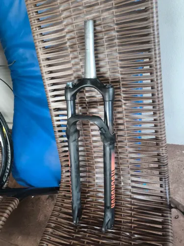 Suspensão Rock Shox recon