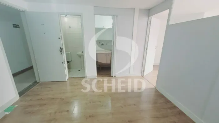 Sala comercial, 40m2, 2 banheiros, 1 vaga, na Chacara Santo Antonio