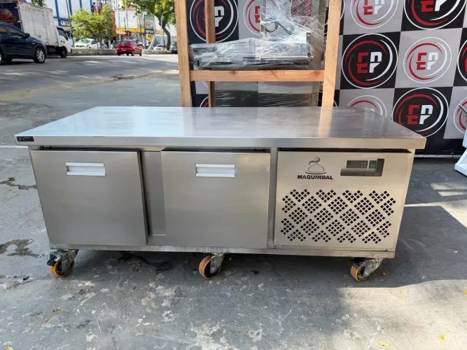 VENDO UM BALCÃO REFRIGERADO BAIXO COM 2 GAVETAS MAQUINBAL
