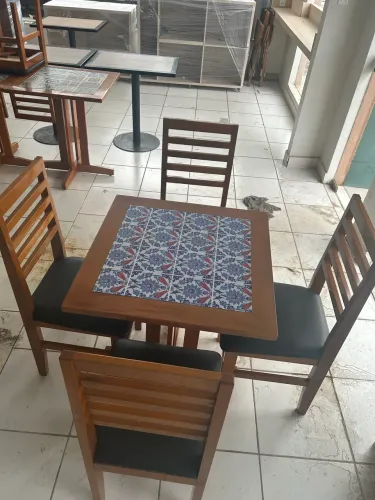 Mesas e cadeiras para residência, comércio bares e restaurantes