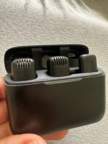 Kit com 2 Microfones Sem Fio Ulanzi J12 Lightning