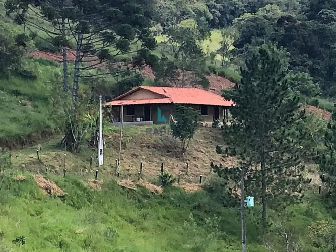 CHÁCARA FORMADA COM ACESSO FÁCIL EM CUNHA-SP