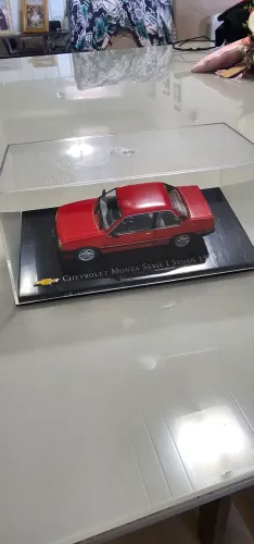 Miniatura Monza Sedan 1985