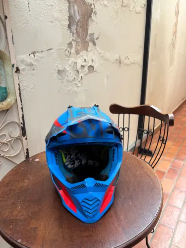 Capacete motocross ls2, muito novo !!!