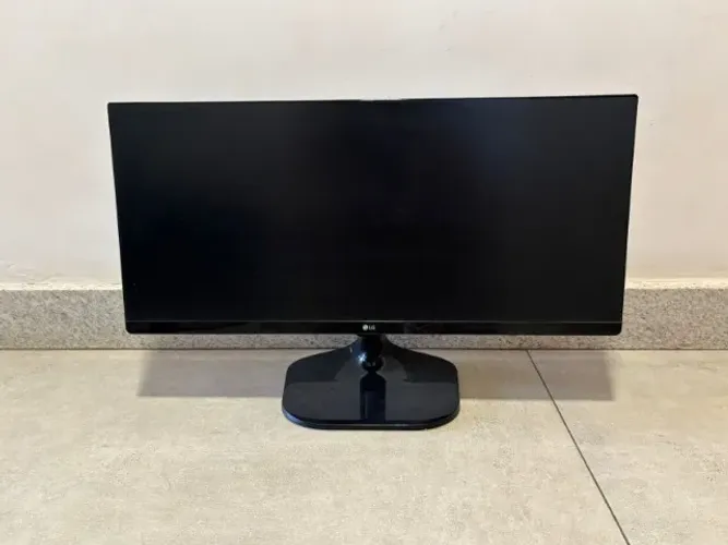 Monitor LG 25" LED UltraWide IPS Full HD 21:9 - Ideal para Home Office