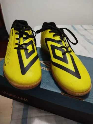 Tênis de futsal Umbro Ultra Skin TAM 40