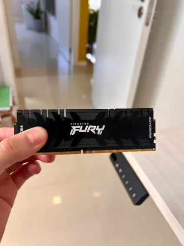 Memórias 2x8 DDR4 4000mhz Kingston Fury Renegade - Em excelente estado
