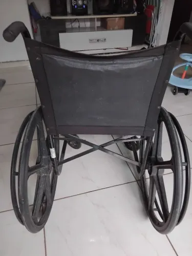Vendo Cadeira de Roda Prolife