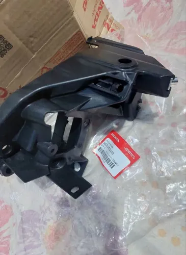 Suporte aranha farol pcx 2025 ( lado direito)