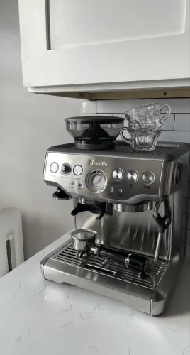 Cafeteira em grão Tramontina breville 