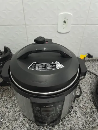 Panela de Pressão Elétrica 6L Electrolux Usada 1 Vez