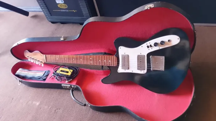 Guitarra Giannini antiga com case original