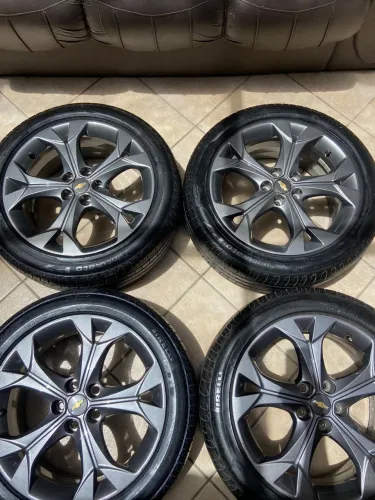 VENDO RODAS COM PNEUS 