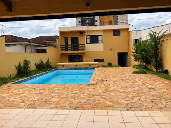 Casa sobrado de 381m² com 03 suítes para locação - Villa Seixas