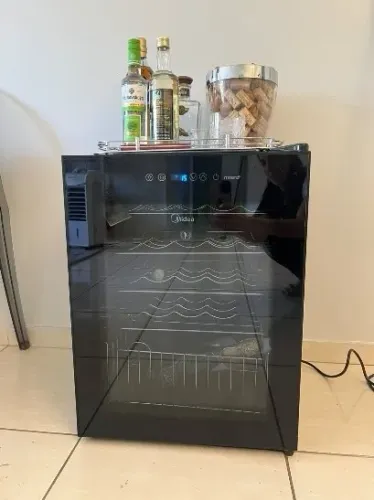Adega climatizada- 20 garrafas - 127v