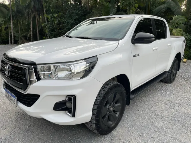 Toyota Hilux CD SR 4X4 2.8 TDI Diesel Aut. 2019