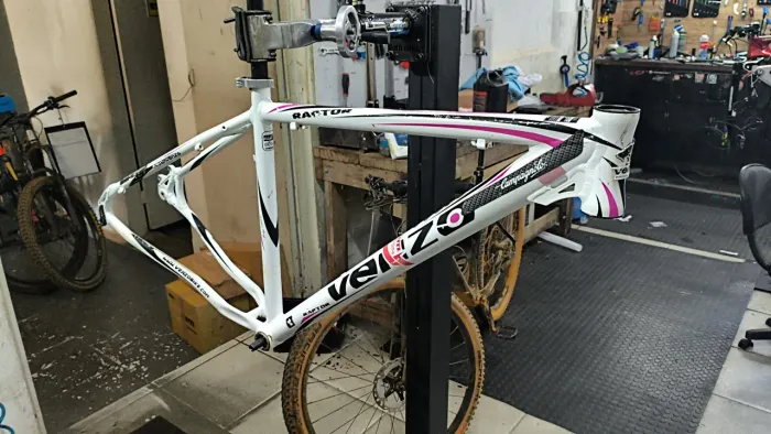 Quadro Venzo aro 29 Tam 17