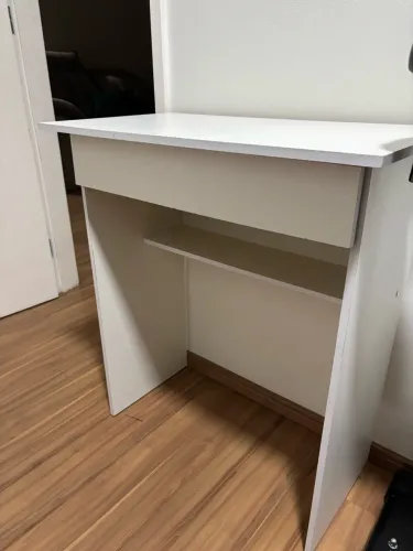 Escrivaninha para notebook