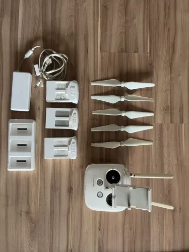 Kit para drone DJI Phantom 4 ? Baterias, Controle e Acessórios