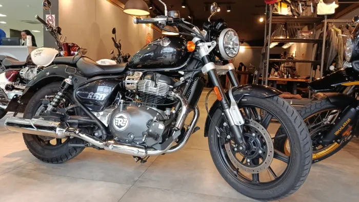 Super Meteor 650cc Astral Black Marcio Carioca *