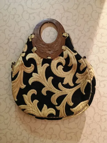 Bolsa Zara preta e caramelo