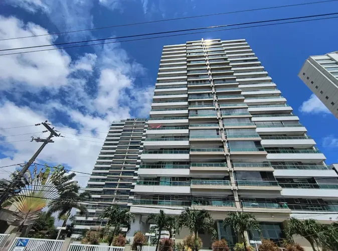 Imóvel para venda possui 165 metros quadrados com 4 quartos em Guararapes - Fortaleza - CE