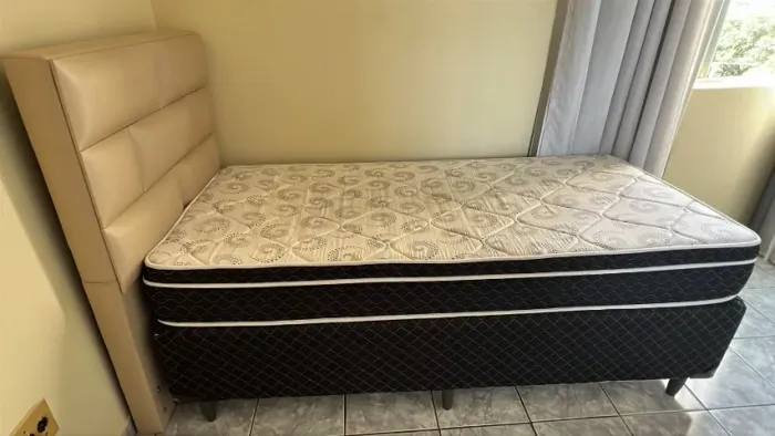 Vendo cama box solteiro + cabeceira