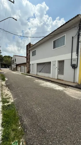 Alugo casa na Almirante Barroso 