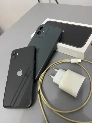 iPhone 11 64GB Preto - Original - Caixa e Acessórios