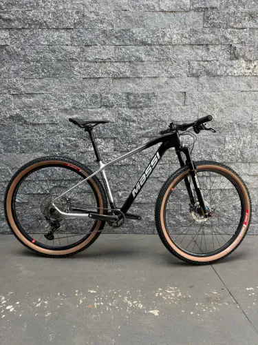 Bicicleta  MTB Massi Carbon