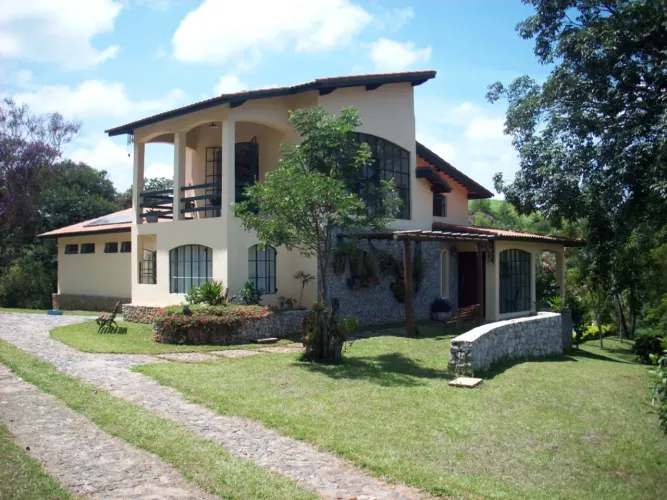 SÍTIO COM 8.8 HECTARES EM JAMBEIRO