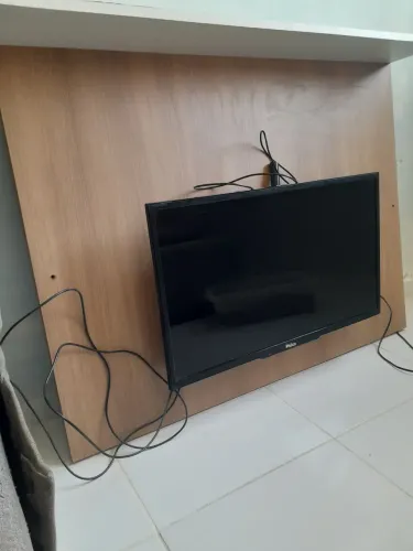 Painel + Tv 32 Philco com suporte jah encaixado.