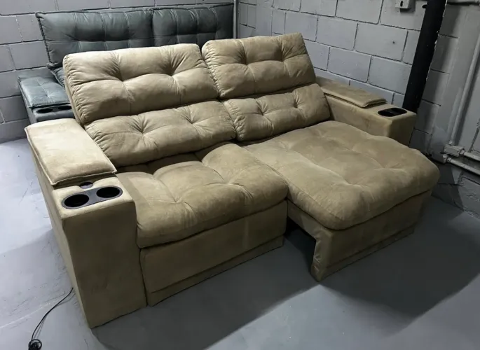 Sofá Retrátil e Reclinável 2.05m NOVO ( Direto da Fábrica )