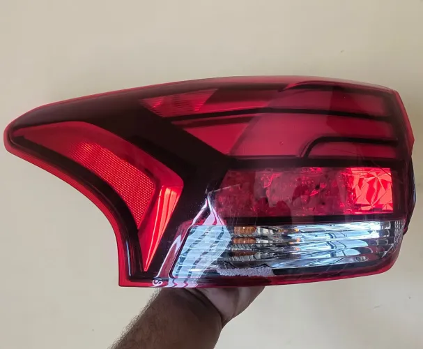 Lanterna Traseira Outlander LED