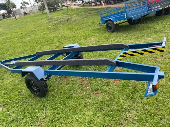 Carretinha para Barco nova excelente acabamento