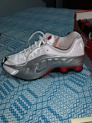 Nike shox r4