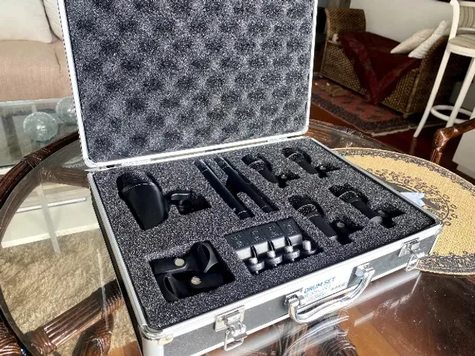 Kit de microfones AKG para bateria